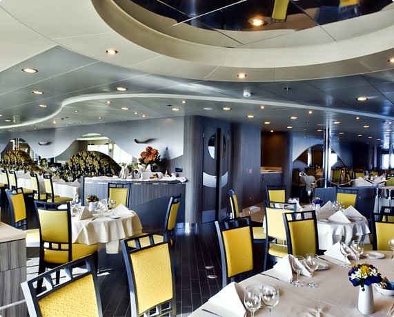 Minoan Lines - HighSpeed ferries : Olympia Palace, Europa Palace, Knossos Palace,  Festos Palace < < A la carte Restaurant > > 