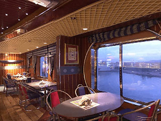 Minoan Lines - HighSpeed ferries : Ikarus Palace - Pasiphae Palace < < Self Service Restaurant > >